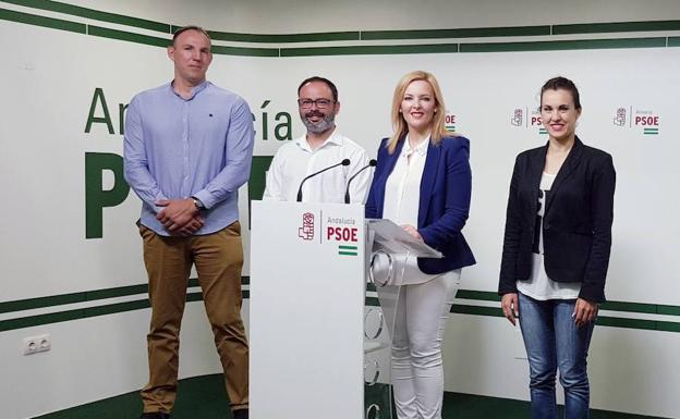 El PSOE propone cien medidas para lograr «un cambio a mejor» en Adra