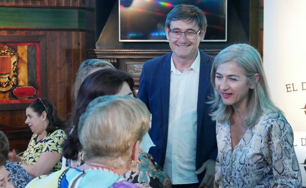 Cortés promete crear una oficina para facilitar el acceso de las asociaciones a ayudas y subvenciones