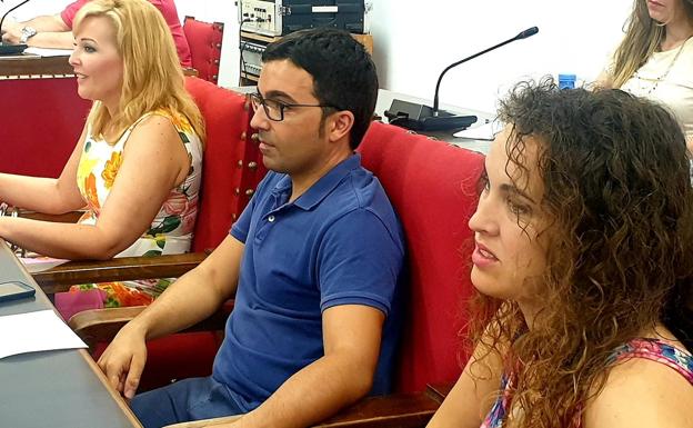Cortés elude descifrar su sueldo y el de sus concejales
