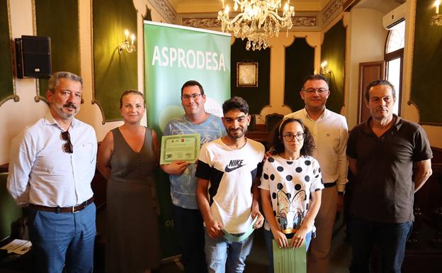 Berja brinda una oportunidad de empleo a tres personas con diversidad funcional