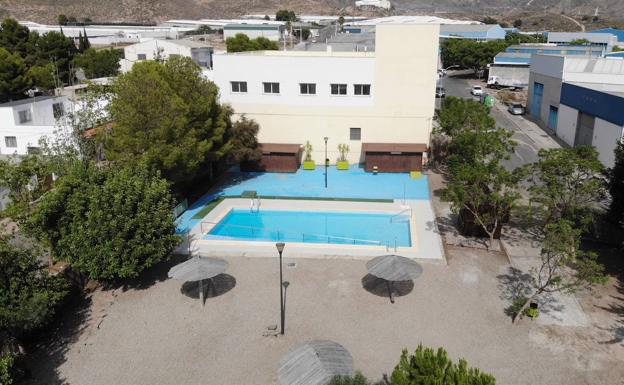 Abiertas al público las piscinas municipales en Berja