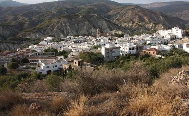 Alcolea llora la pérdida del menor hallado muerto en Las Norias