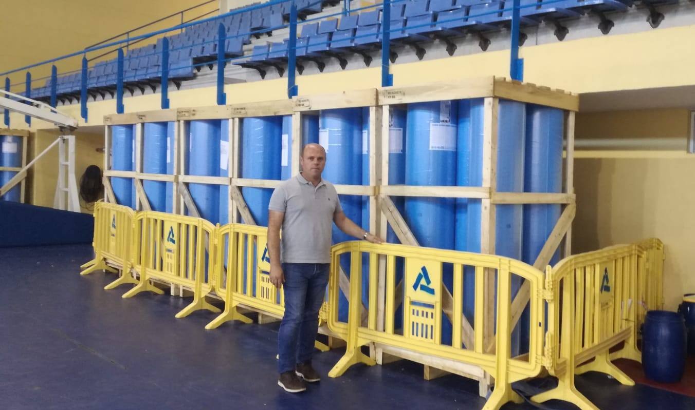 El PSOE denuncia el retraso en las obras del Pabellón y Peña anuncia que es cuestión de «días»