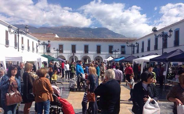 Mercadillo navideño en la Plaza Porticada de Berja y en la plaza Puerta del Mar de Adra