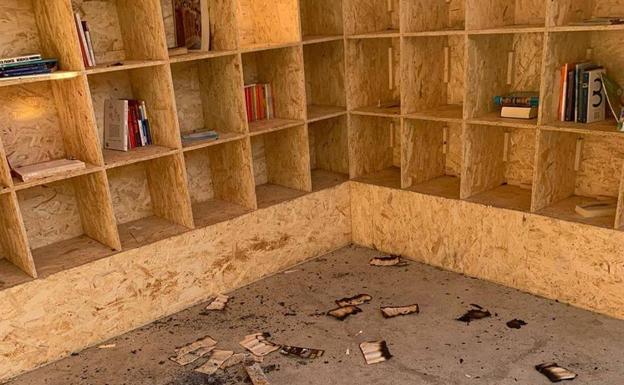 Un menor de edad, presunto autor de quemar los libros del Cercado