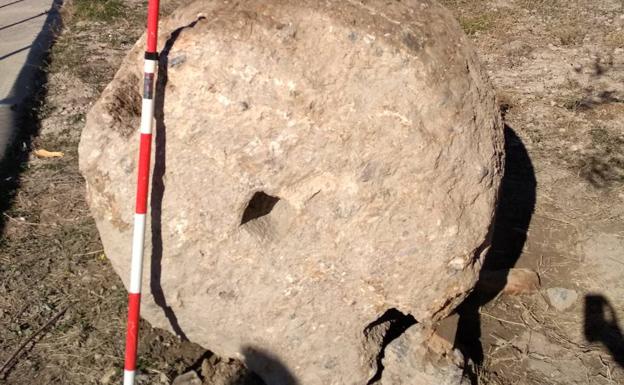 Recuperan una pieza arqueológica de origen romano robada en Berja