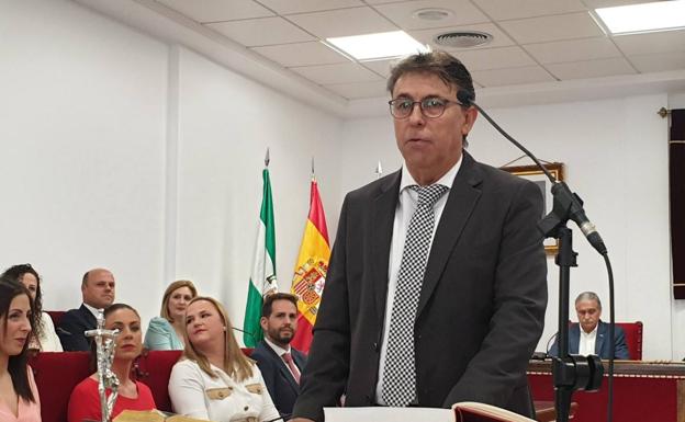 El edil socialista Francisco López renuncia a su cargo