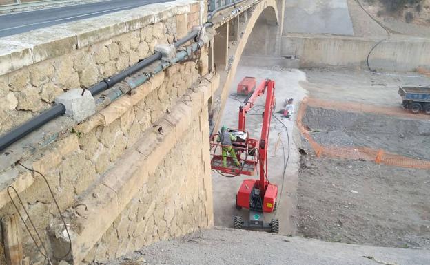 El puente de Puente del Río, cerrado por reformas