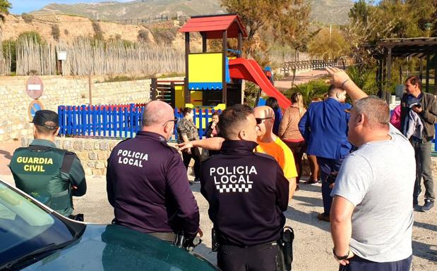 Amigos y familiares de Juan salen al monte a buscarlo