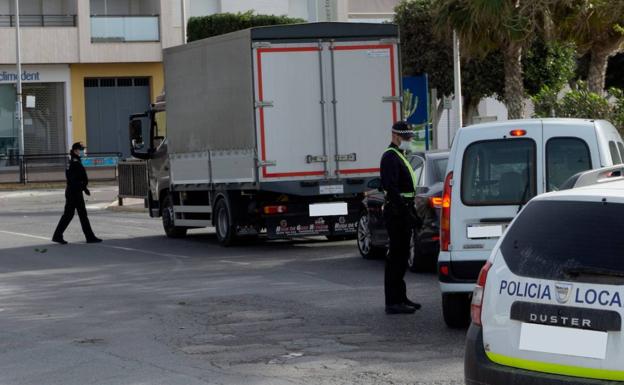 Adra contabiliza 43 sanciones en tres días por incumplir la obligación de no salir de casa