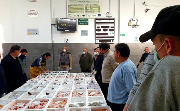 Preocupación en la flota pesquera de Adra por la caída de ventas en las pescaderías