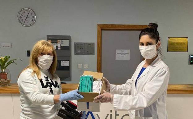 Berja confecciona medio millar de mascarillas para repartirlas donde más se necesitan