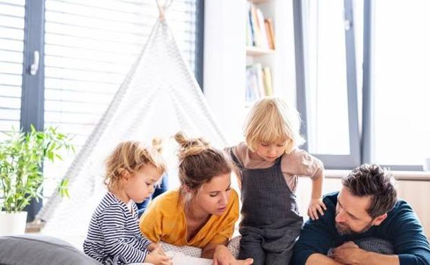 Adra elabora una guía práctica para ayudar a las familias a pasar la cuarentena