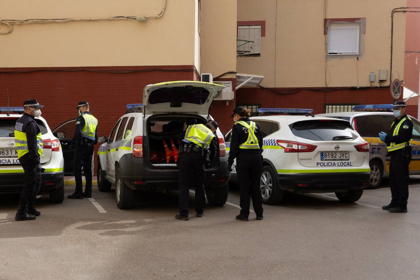 La Policía Local de Adra localiza, persigue y finalmente detiene a un ciudadano extranjero sin permiso