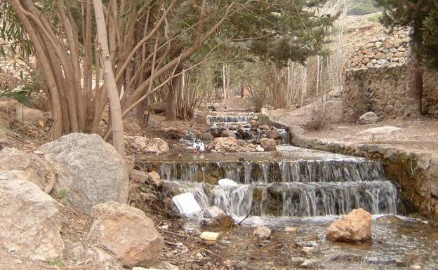 Dalías pone a punto el Arroyo de Celín con la intención de abrirlo al público