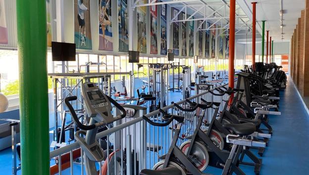Deportes tomará la temperatura a los usuarios del Pabellón y de la piscina cubierta de Berja