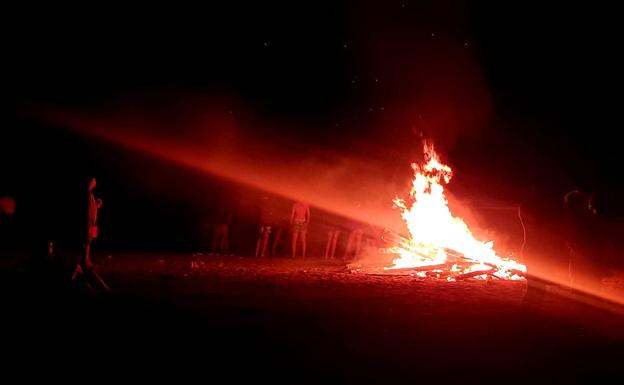 El Ayuntamiento de Adra pide «colaboración» para cumplir con las normas en la Noche de San Juan