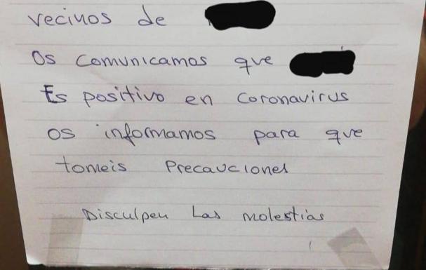 Un conocido empresario de Adra alerta a sus vecinos de que está infectado por coronavirus