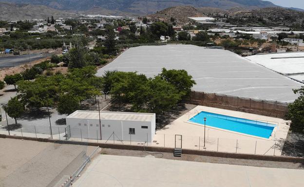 Berja abre al público las piscinas de San Roque y La Tomillera