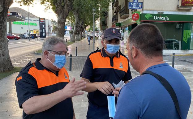 Berja registra cuatro positivos por coronavirus y advierte del riesgo de sanción por no usar mascarilla