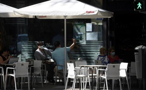 Adra ratifica las medidas aprobadas para mitigar las secuelas económicas del virus