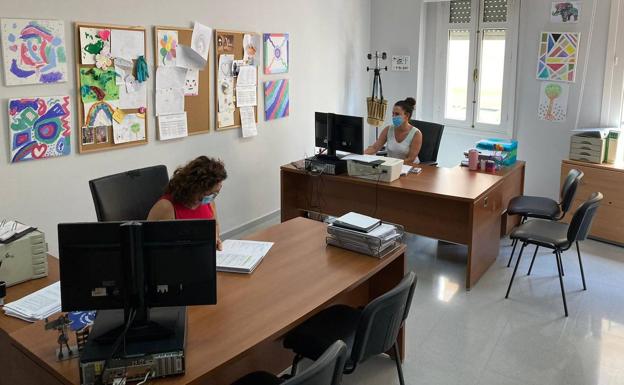 El Ayuntamiento de Adra presta «apoyo emocional» a sus vecinos