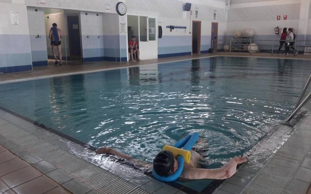 La Piscina Municipal clausura el Campus de Verano por los contagios registrados en Adra
