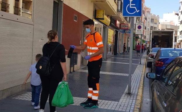 Adra pide al Gobierno que recorte el IVA de las mascarillas