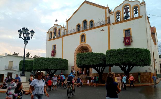 La hermandad insiste en rendir culto al Cristo de la Luz de Dalías «a través de las redes sociales»
