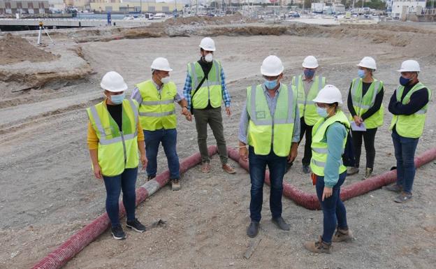 El Puerto de Adra, testigo de las primeras demoliciones para urbanizar la zona deportiva