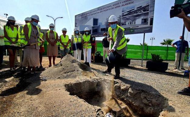 Adra adjudica seis proyectos de obra pública a pequeñas y medianas empresas locales