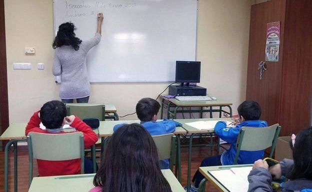 El PSOE de Adra denuncia la ausencia de refuerzo docente en los colegios de las barriadas