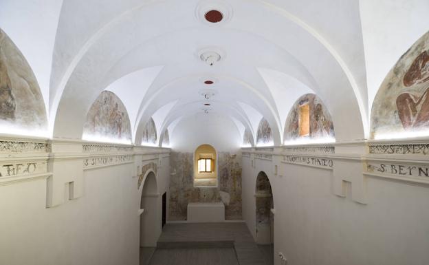 Alcolea recupera los murales de su ermita, reconvertida hoy en un espacio cultural