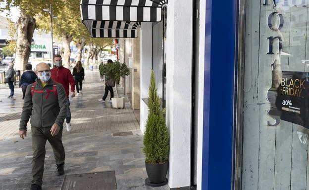 El pequeño comercio se suma hoy al Viernes Negro con descuentos de hasta el 70 por ciento