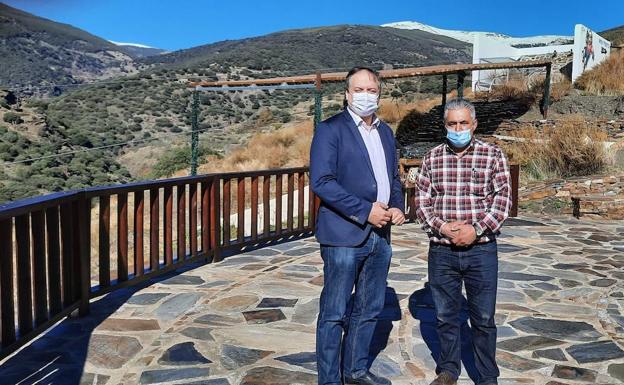 Bayárcal mejora su área recreativa a través del PFEA