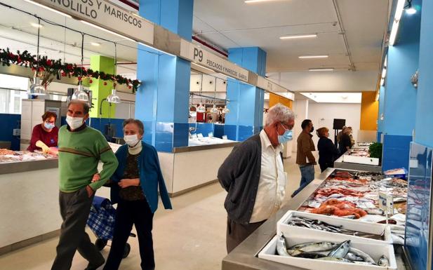 Adra sienta las bases para optar a los seis puestos de hostelería del Mercado