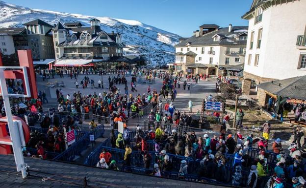 El PSOE critica el viaje de 45 personas a Sierra Nevada organizado por el Ayuntamiento de Adra con cierre perimetral
