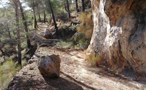 El último temporal obliga a cerrar por desprendimientos el sendero Monterrey de Laujar