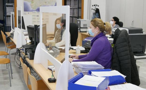 Parte de la plantilla municipal teletrabaja a partir de hoy en Adra