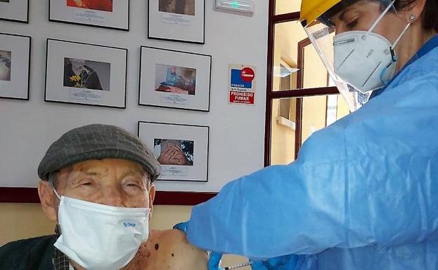 La residencia de mayores de Adra finaliza el proceso de vacunación contra el coronavirus