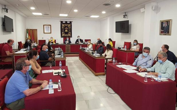 El Ayuntamiento de Adra celebra hoy pleno con una moción conjunta sobre la limpieza del campo
