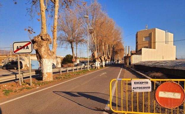 Adra levanta el cierre perimetral