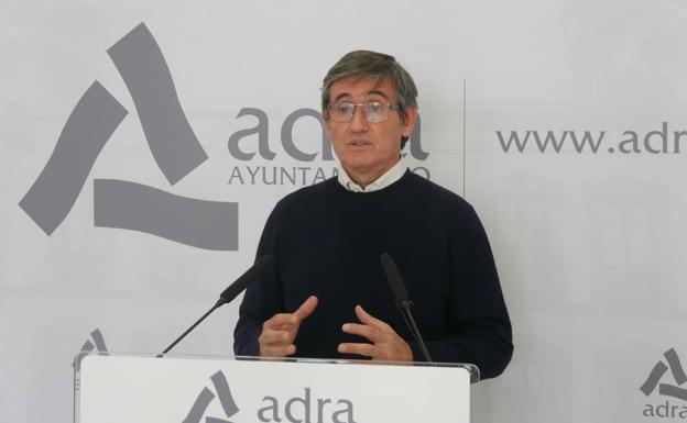 El alcalde de Adra pide «prudencia» ante un «fin de semana largo»