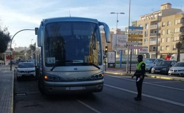 La Policía Local vela por el uso obligatorio del cinturón de seguridad