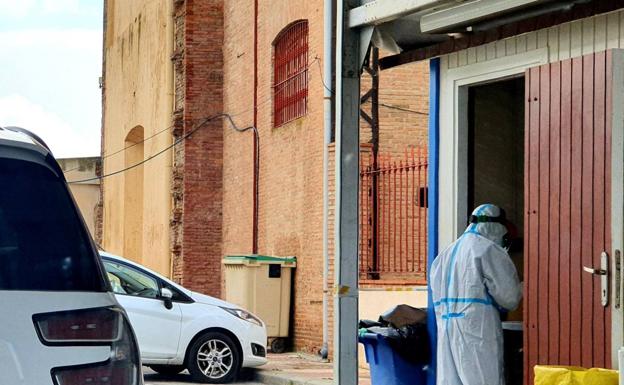 Se disparan los contagios en Adra hasta rozar el cierre perimetral