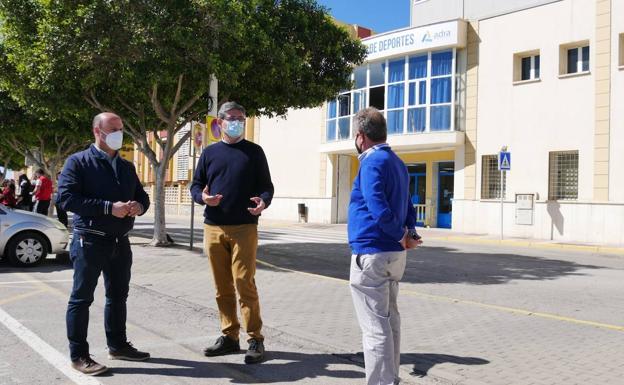 Termina la renovación de la cubierta del Pabellón de Deportes y se estudian nuevas mejoras