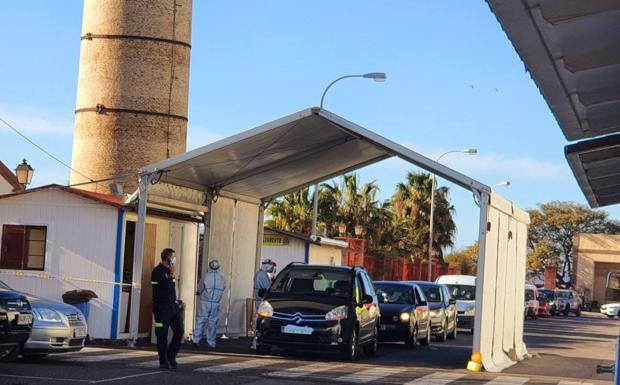 Adra reduce la tasa de incidencia y mantiene la tendencia a la baja