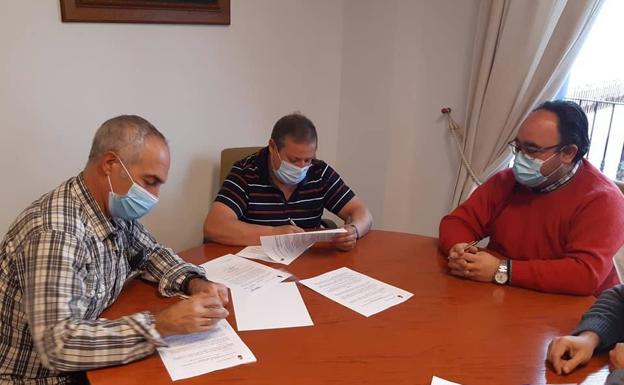 Alcolea compra la piscina y el restaurante Sol y Luna para su explotación municipal