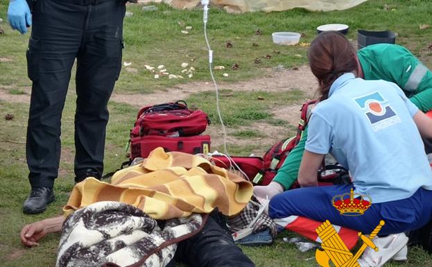 Rescatan a un vecino de Dalías con problemas respiratorios y lo trasladan en helicóptero hasta Málaga