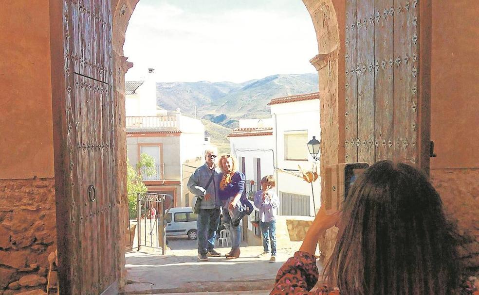 Almócita cuelga el cartel de 'completo'